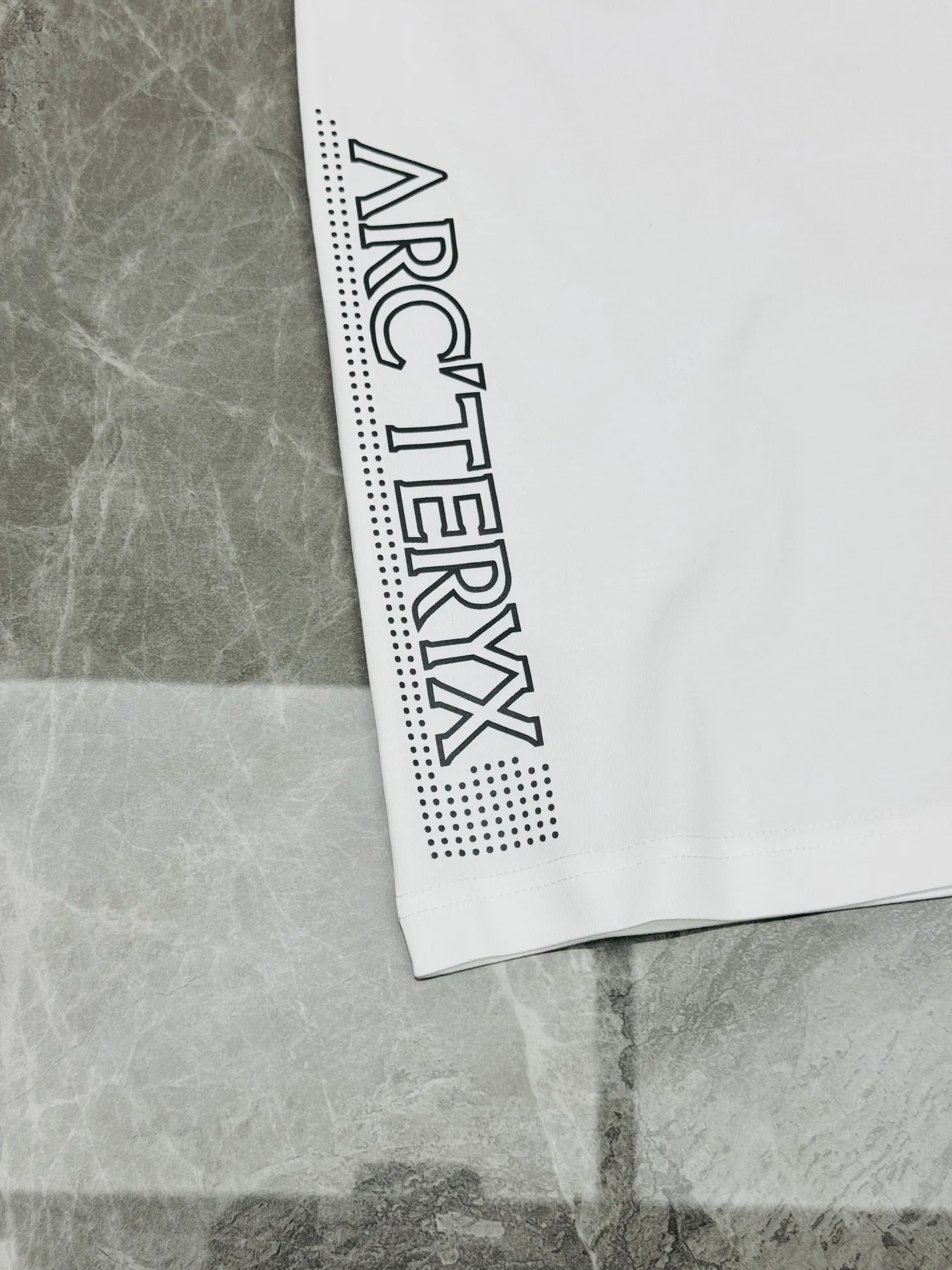 ⚜️ Arc’teryx New Arrival ， T + ， ，Breathable ， OK！T + . ， ，Black Versatile， ！ 、 ， ， 😎 ：White.Black.Sizes：M-3XL（175/140 L）